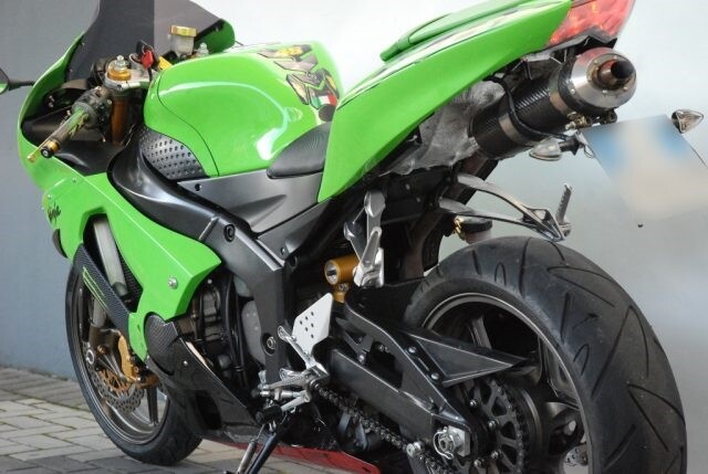 KAWASAKI Ninja 636 ZX-6R 2005 - Usato 42.000 Km, 3.900 €, a Concesio - 147645383 - automobile.it